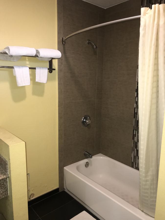 Colony Inn Motel Bellflower Bagian luar foto
