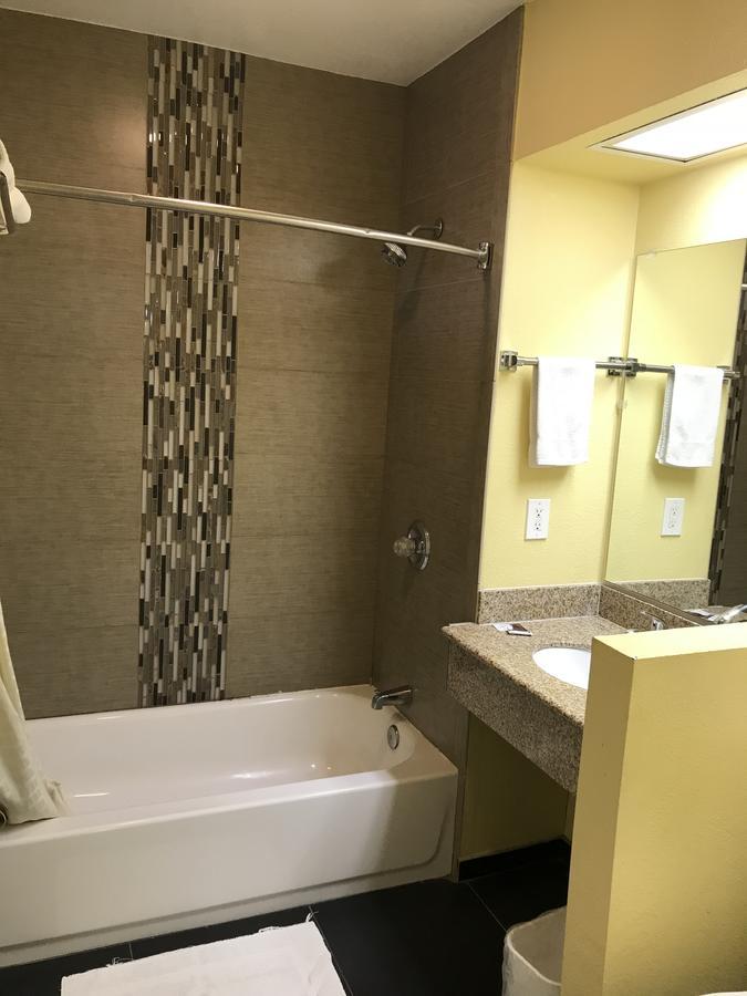 Colony Inn Motel Bellflower Bagian luar foto