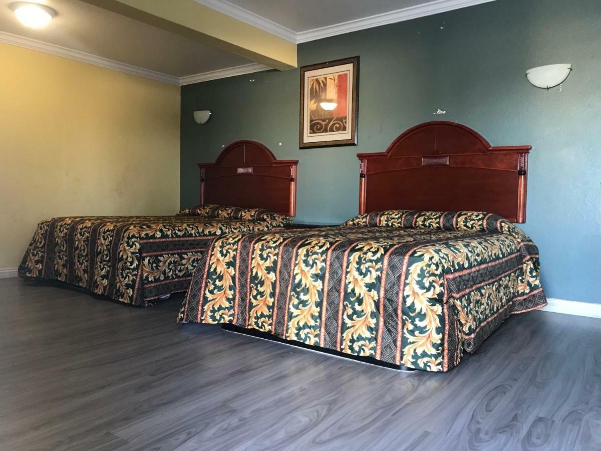 Colony Inn Motel Bellflower Bagian luar foto